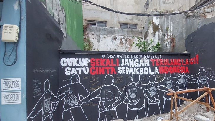 Tragedi Kanjuruhan, Seniman Mural Solo Kirim Pesan Damai