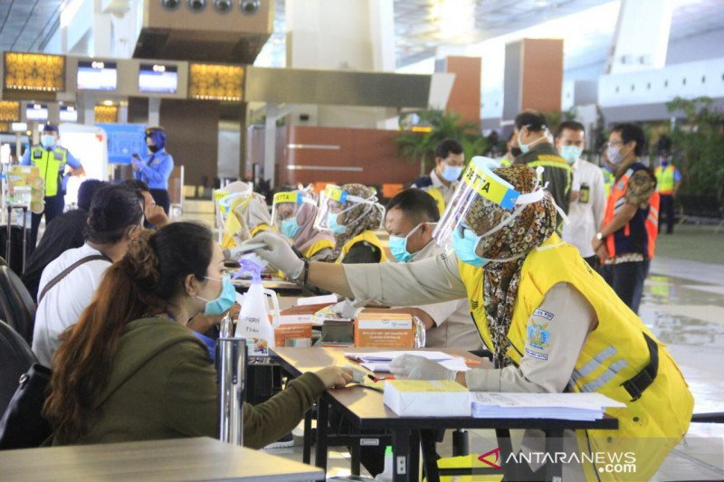 Bandara Soetta Tes COVID-19 Penumpang WNI dari Luar Negeri