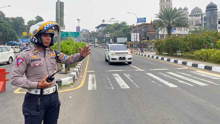 Volume Kendaraan ke Puncak Melonjak, Polisi Berlakukan Satu Arah dari Jakarta
