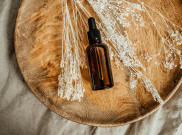 Beda Manfaat Toner dan Astringent Bagi Wajah, Jangan Sampai Salah Pakai