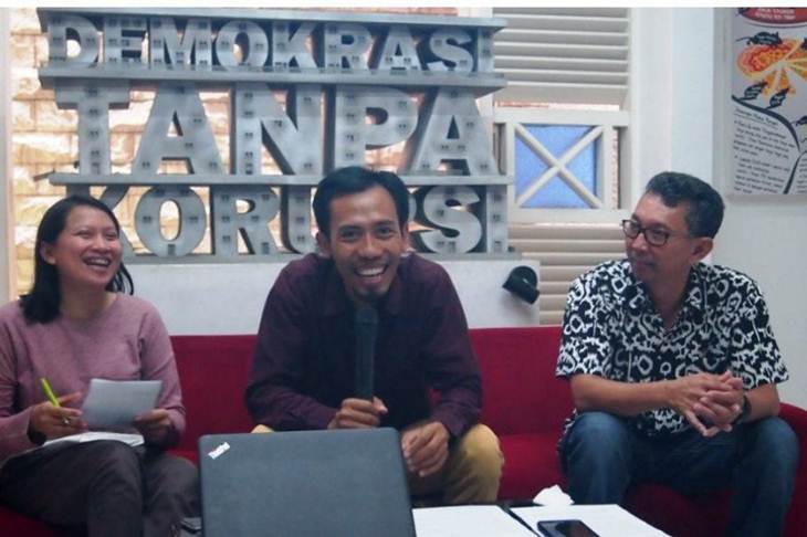 Koordinator Nasional Jaringan Pemantau Pendidikan Indonesia (JPPI) Ubaid Matraji (tengah). ANTARA/HO-Dok pri