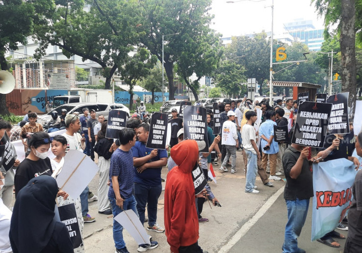Massa Komite Peduli Jakarta Tolak Perda Kawasan Tanpa Rokok di Tempat Hiburan Malam