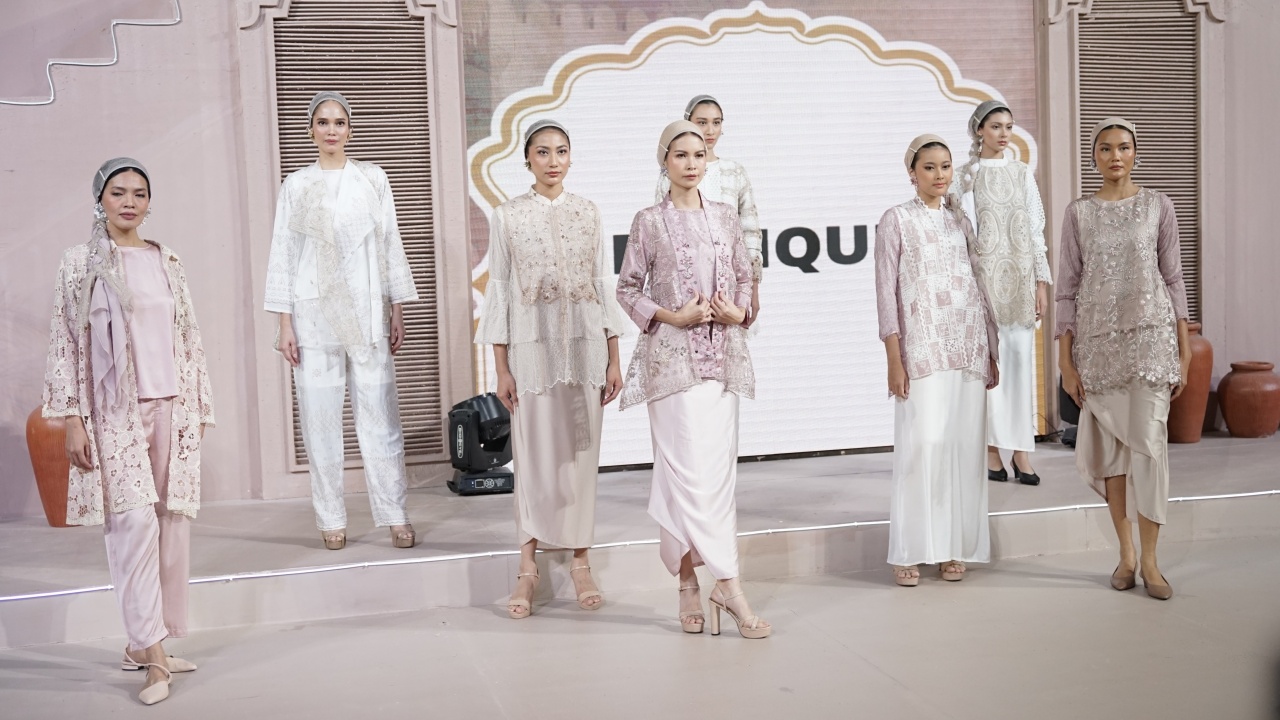 Motif Floral, Lace, dan Embroidery Masih Menjadi Elemen Favorit Busana Muslim Perempuan 2025
