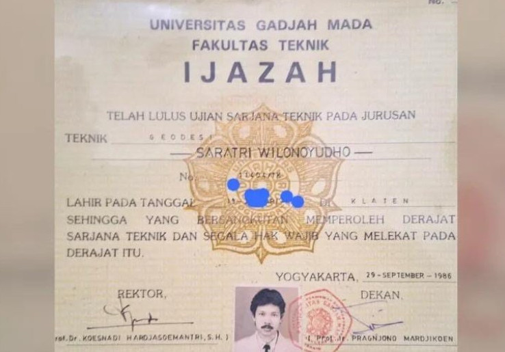 Guru Besar Unnes Pamer Ijazah S1 UGM, Beda dengan Punya Jokowi