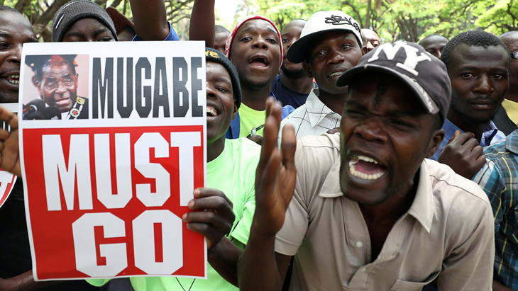 Kekuasaannya Berakhir, Robert Mugabe Minta Suaka ke Zambia?