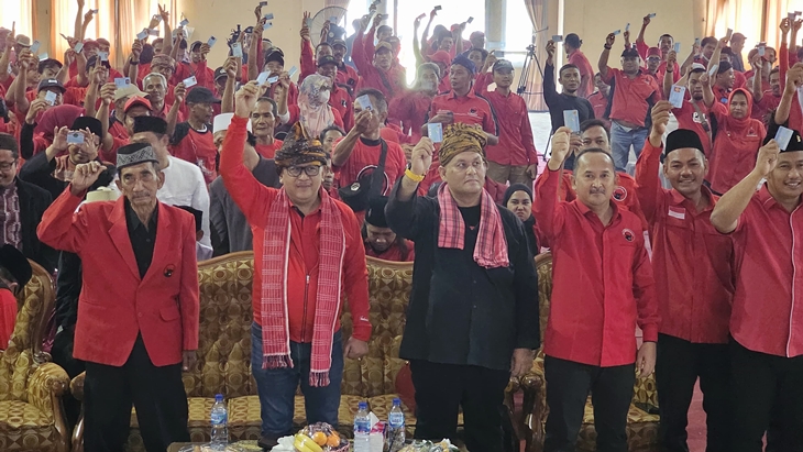 Klaim Berbeda dengan Prabowo, Ganjar-Mahfud Bawa Program KTP Sakti