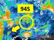 Siklon 945 Ancam NTT-Maluku, BMKG Imbau Warga Waspada 24 Jam ke Depan