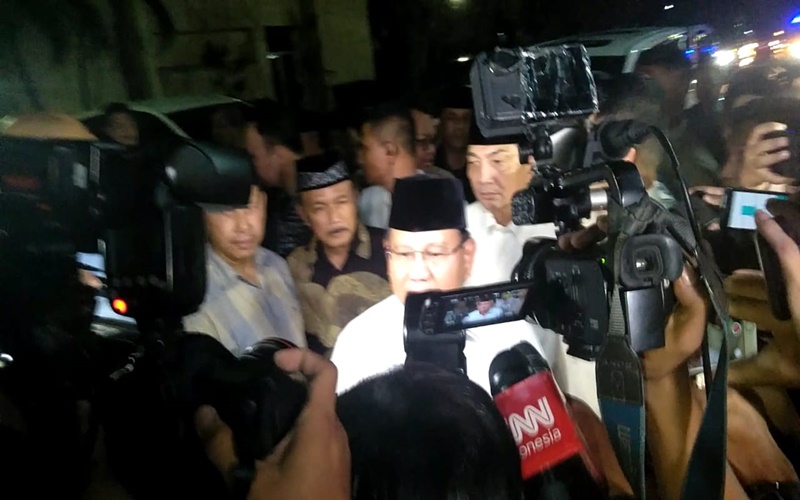 Prabowo Subianto dan rombongannya di Polda Metro Jaya
