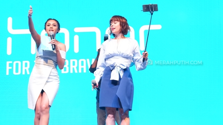 Lenka saat peluncuran ponsel terbaru merek Honor (MP/Ikhsan Digdo)