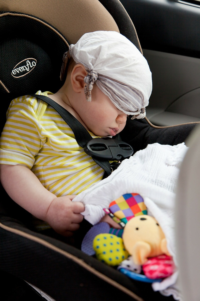 Hindari posisi kepala anak tertunduk saat ditempatkan di baby car seat (Foto: pixabay/publicdomainpictures)