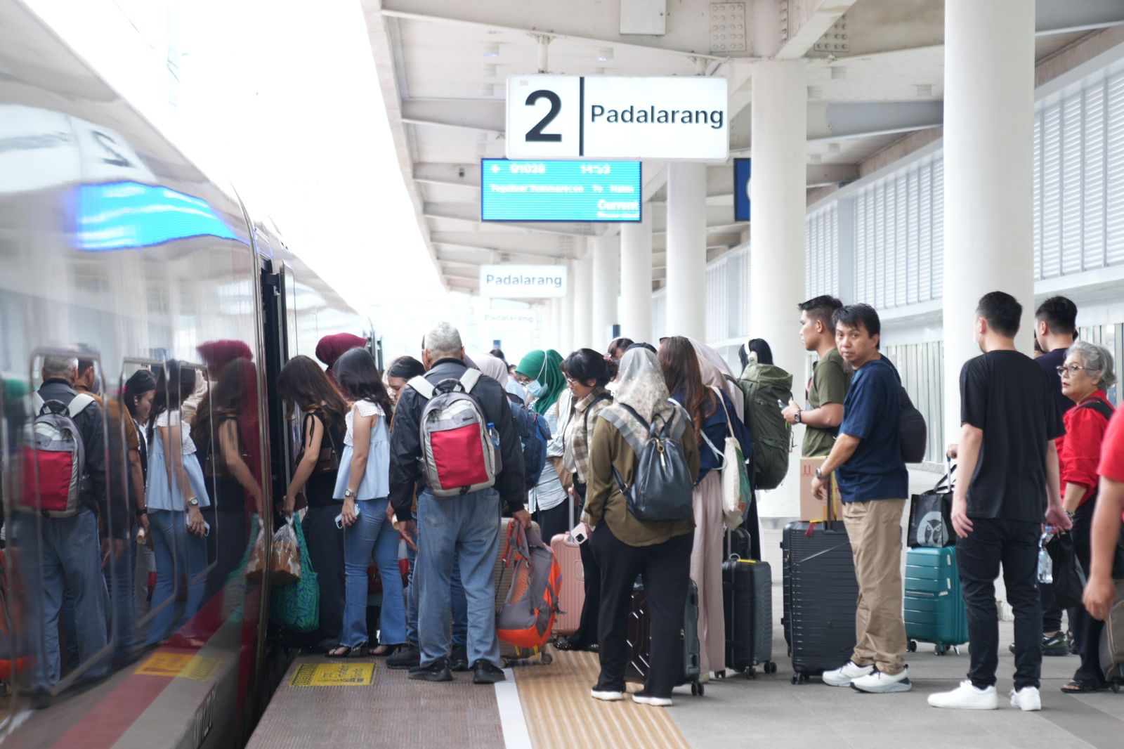 Long Weekend Adha Adha, Kereta Cepat Jakarta-Bandung Beroperasi Lebih Malam dengan 68 Jadwal per Hari