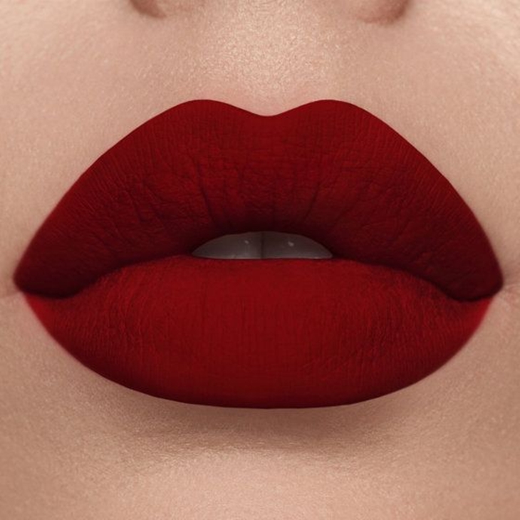 Trivia 2 _ Matte red biasanya digunakan saat acara formal (Foto_ Pinterest_fashionactivation.com)