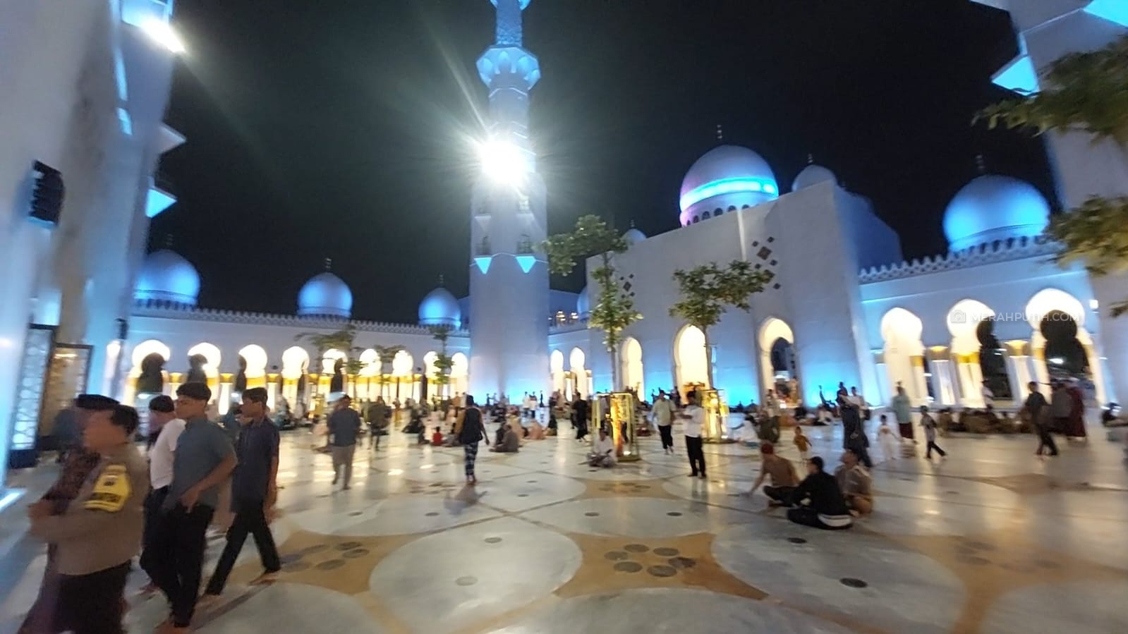 Dishub Solo Sediakan 6 Lokasi Parkir bagi Pengunjung Masjid Raya Sheikh Zayed