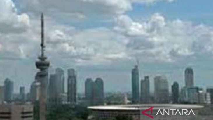 Prakiraan Cuaca Ibu Kota pada Jumat (18/8): Jakarta Barat Hujan Ringan
