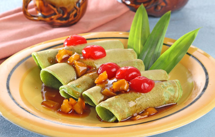 Pancake Gulung Pandan Bersaus Juruh, Menu Barat dengan Twist Tradisional