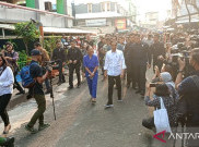 Tinjau Pasar Bali Mester Jatinegara, Jokowi Akui Harga Beras Belum Turun