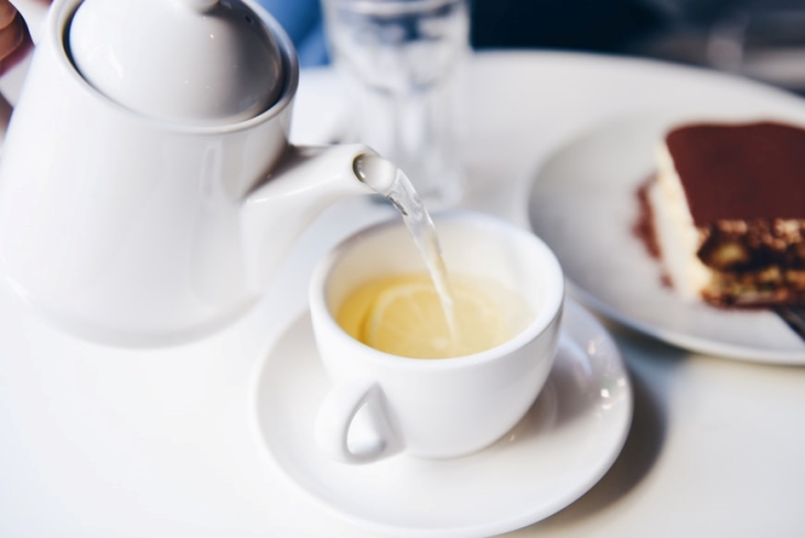 White tea termasuk golongan teh hijau. (Foto: unsplash/SuhyeonChoi)