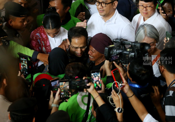 Ratusan Pengemudi Ojol Setia Mengawal Sidang Vonis Nadiem Makarim di Pengadilan Tipikor