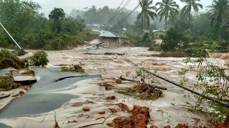 BNPB Kirim 2 Helikopter Distribusikan Bantuan Logistik Korban Banjir