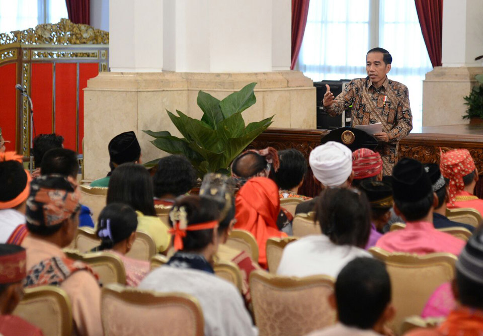 Jokowi Dorong Pengesahan RUU Masyarakat Adat Dipercepat 