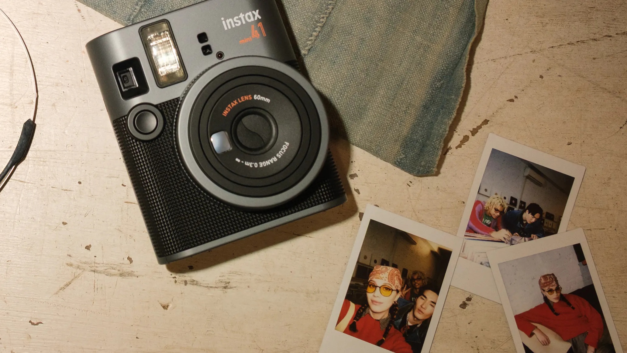 Fujifilm Rilis instax mini 41, Kamera Analog Instan dengan Tampilan Retro