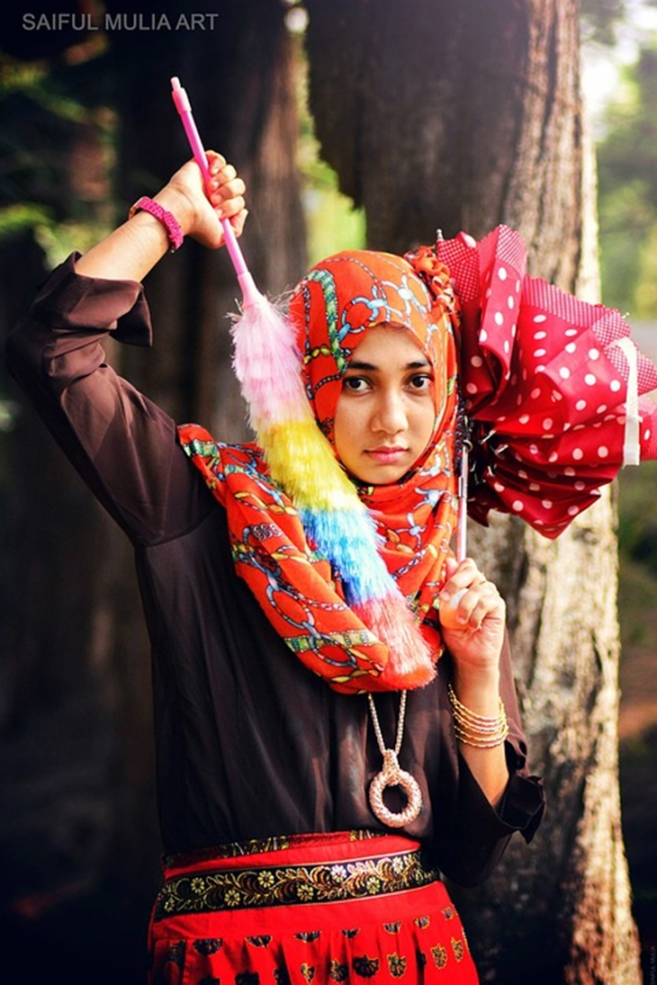 Kamu bisa juga jadikan jilbab motif sebagai aksesoris. (Foto: Pixabay/Gadis, Wanita, Islam, Arab, Susi Amalia, ModelGadis Wanita Islam Arab Susi Amalia Model Public Domain Gambar tajaan      saifulmulia saifulmulia)