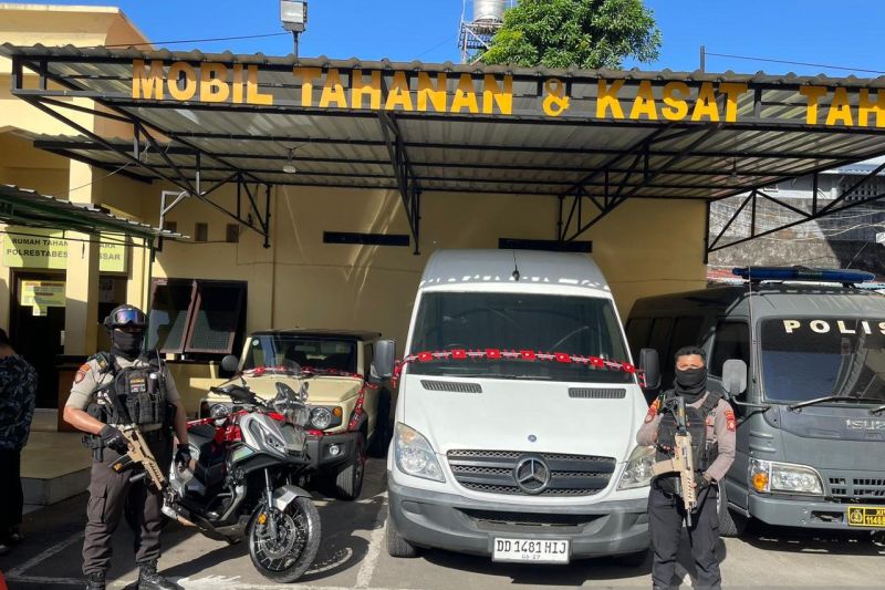 KPK Temukan Mercedes Benz Mewah SYL yang Disembunyikan di Makassar