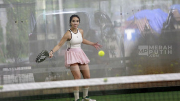 Mengintip Warga Bermain Olahraga Padel yang Kian Populer di Indonesia