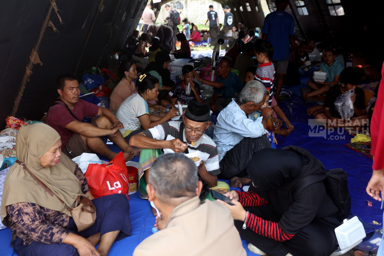 Kebakaran Pasar Jiung Kemayoran, 674 Warga Mengungsi ke Tenda Darurat di Kebon Kosong