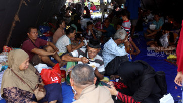 Kebakaran Pasar Jiung Kemayoran, 674 Warga Mengungsi ke Tenda Darurat di Kebon Kosong