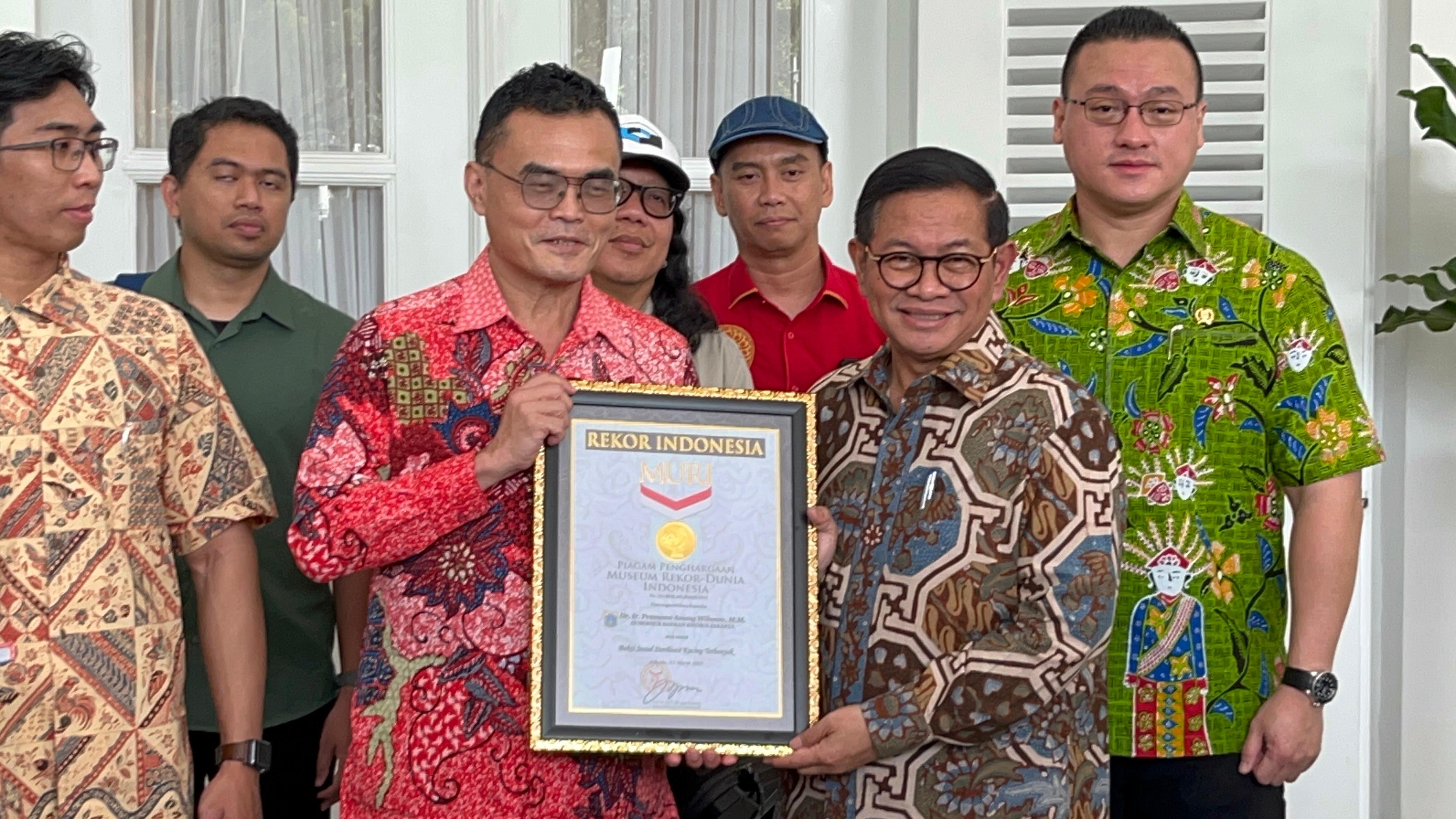 Terima Rekor MURI Sterilisasi Kucing Terbanyak se-Indonesia, Pramono Bakal Bangun Puskesmas Hewan