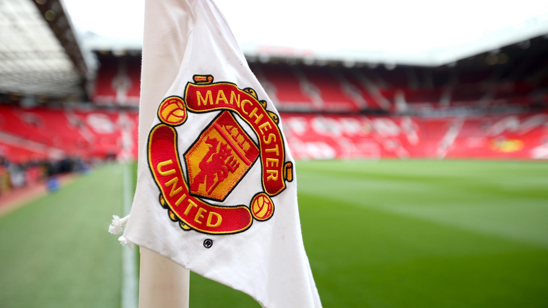 Kondisi Keuangan Makin Buruk, Manchester United PHK 200 Staf
