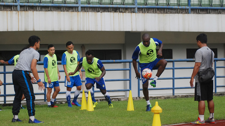 Gubernur Jabar Saksikan Laga Persib Vs Arema