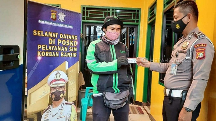 Polda Metro Minta Warga Korban Banjir yang SIM-nya Rusak Segera Diurus