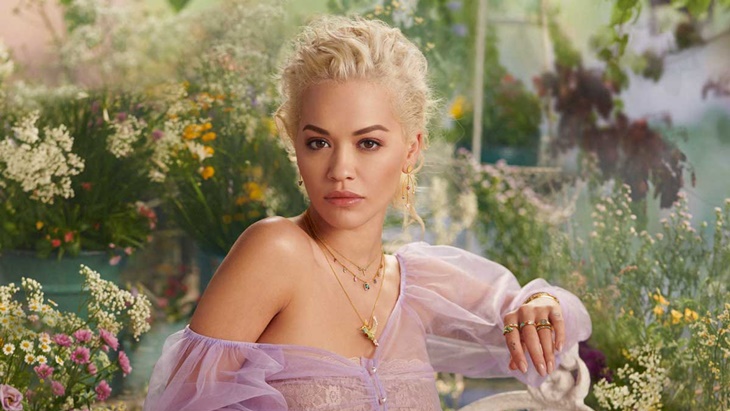 Rita Ora Rilis Koleksi Perhiasan Terinspirasi 'Magic'