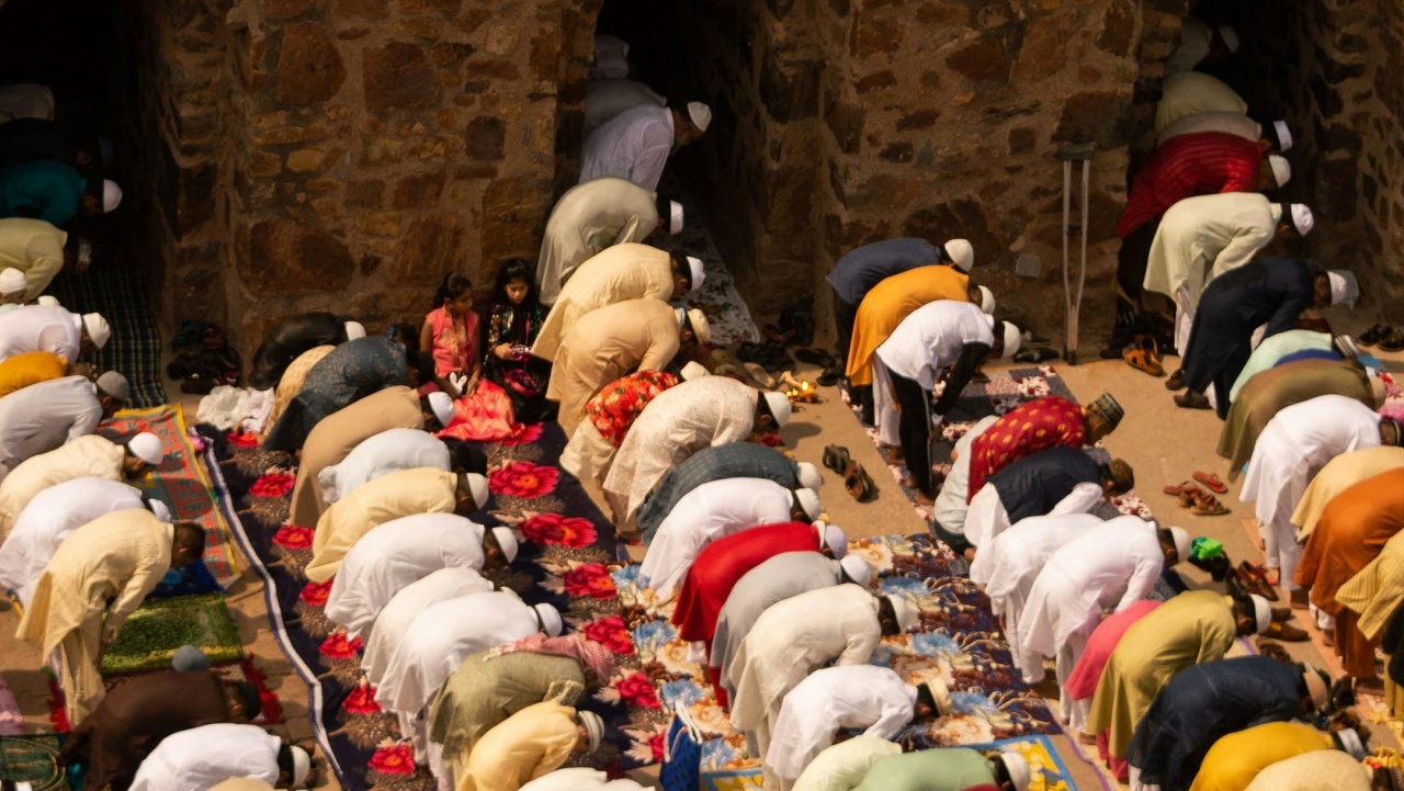 Salat Malam Laitatul Qadar, ini Bacaan Niat dan Tata Caranya