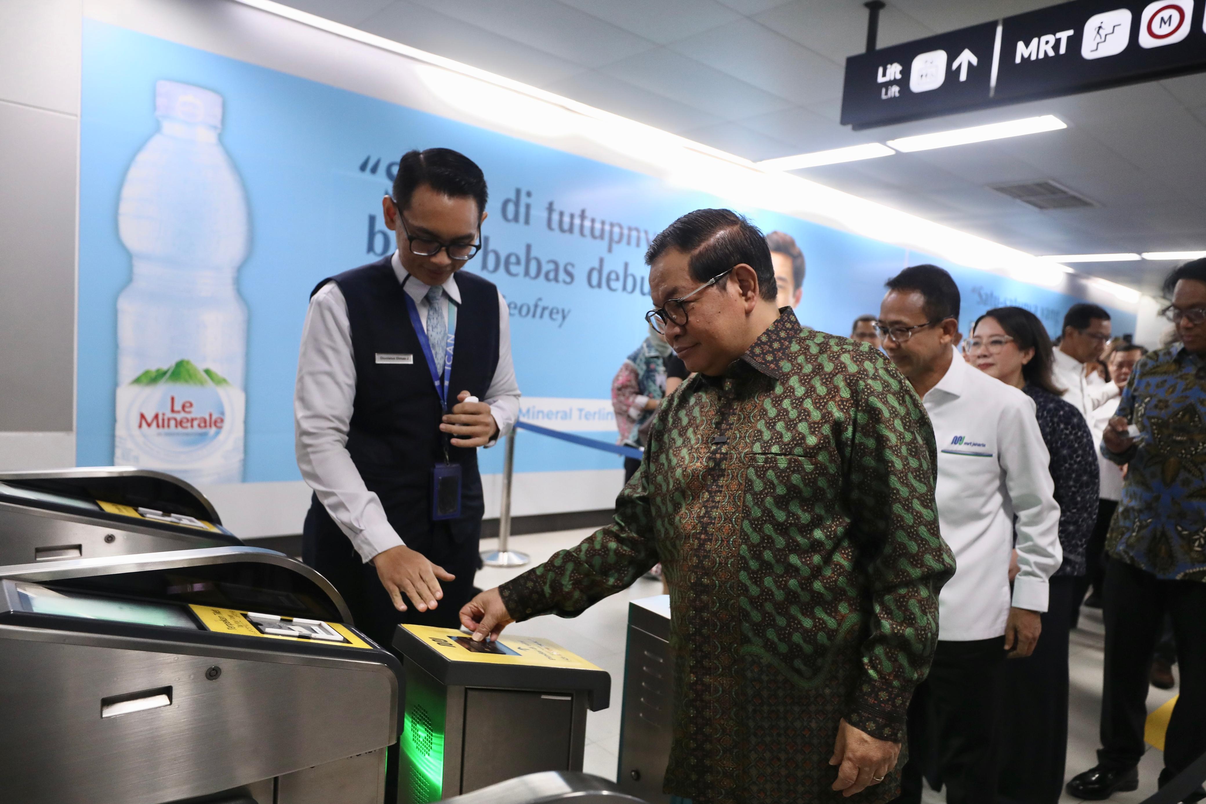 Kabar Gembira! Kini Bayar Tiket MRT Bisa Pakai Kartu Kredit Nirsentuh