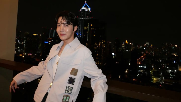 J-Hope Segera Bintangi Tayangan Dokumenter 'J-Hope in the Box'