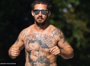 Shia LaBeouf Penuhi Badan dengan Tato Permanen Demi Film 'The Tax Collector'