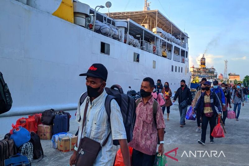 Kemenhub Kirim Satu Kapal Bantuan Buat Angkut Pemudik di Pelabuhan Sampit
