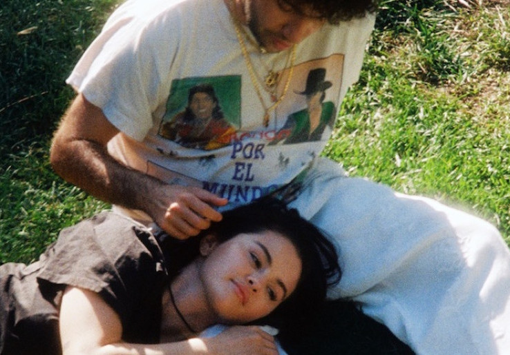 Lirik Lagu Romantis 'Scared of Loving You' Duet Selena Gomez dan Benny Blanco