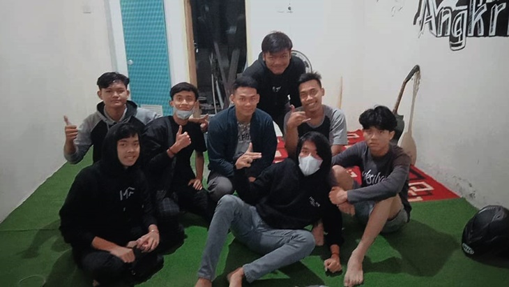 Ketika Kawan Nongkrong Jadi 'Penggoda' Iman