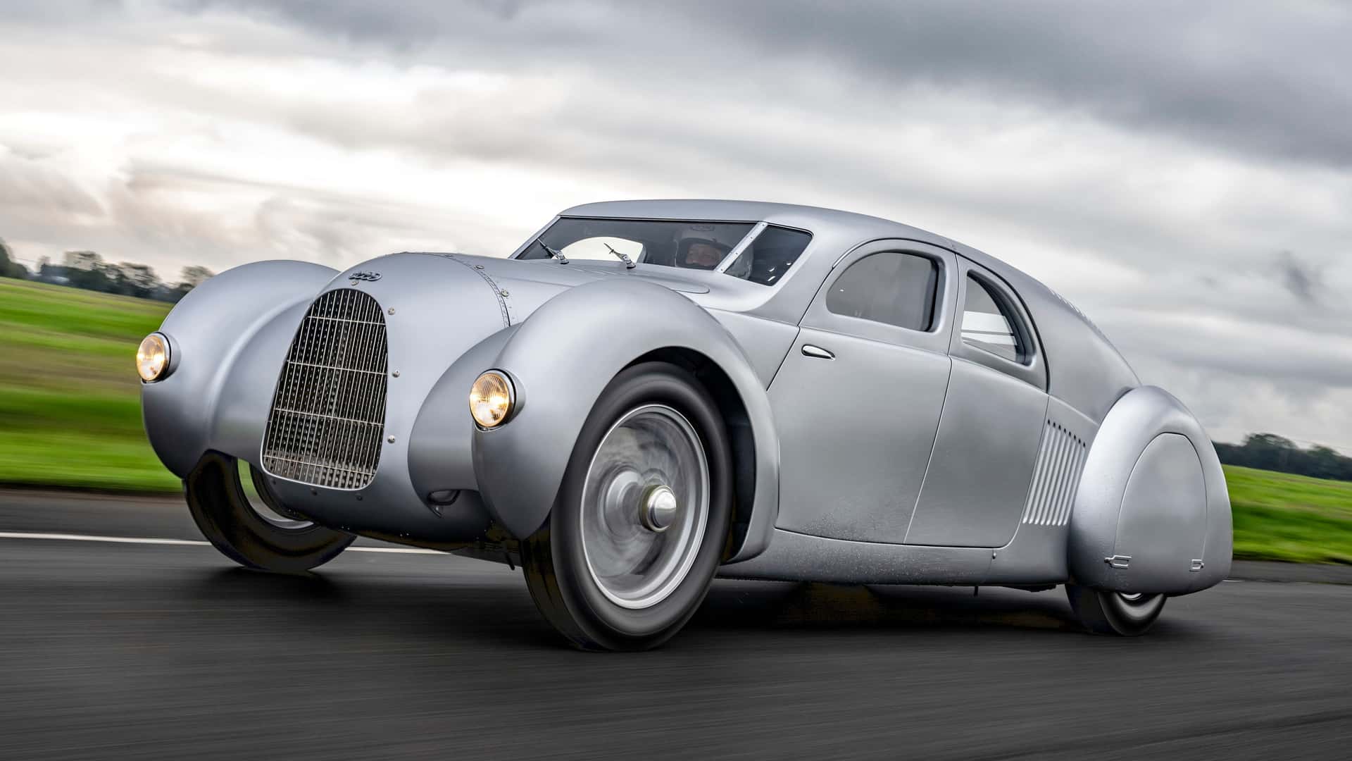 Audi Hidupkan Kembali Supercar 16 Silinder dari 1930-an
