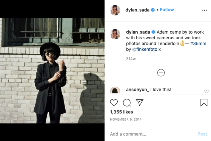 Dylan Sada menyukai aksesoris kacamata untuk melengkapi gaya fashionnya. (Foto: Instagram.com/@Dylan_sada)