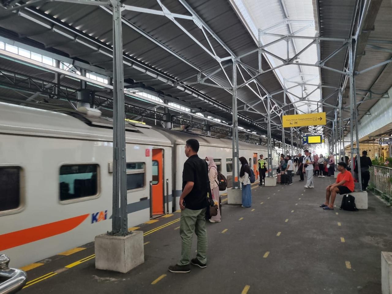 Daftar Perjalanan KA Dari Yogya dan Solo Akibat KA Argo Bromo Anggrek Anjlok  di Subang, Tiket Dikembalikan 100 Persen