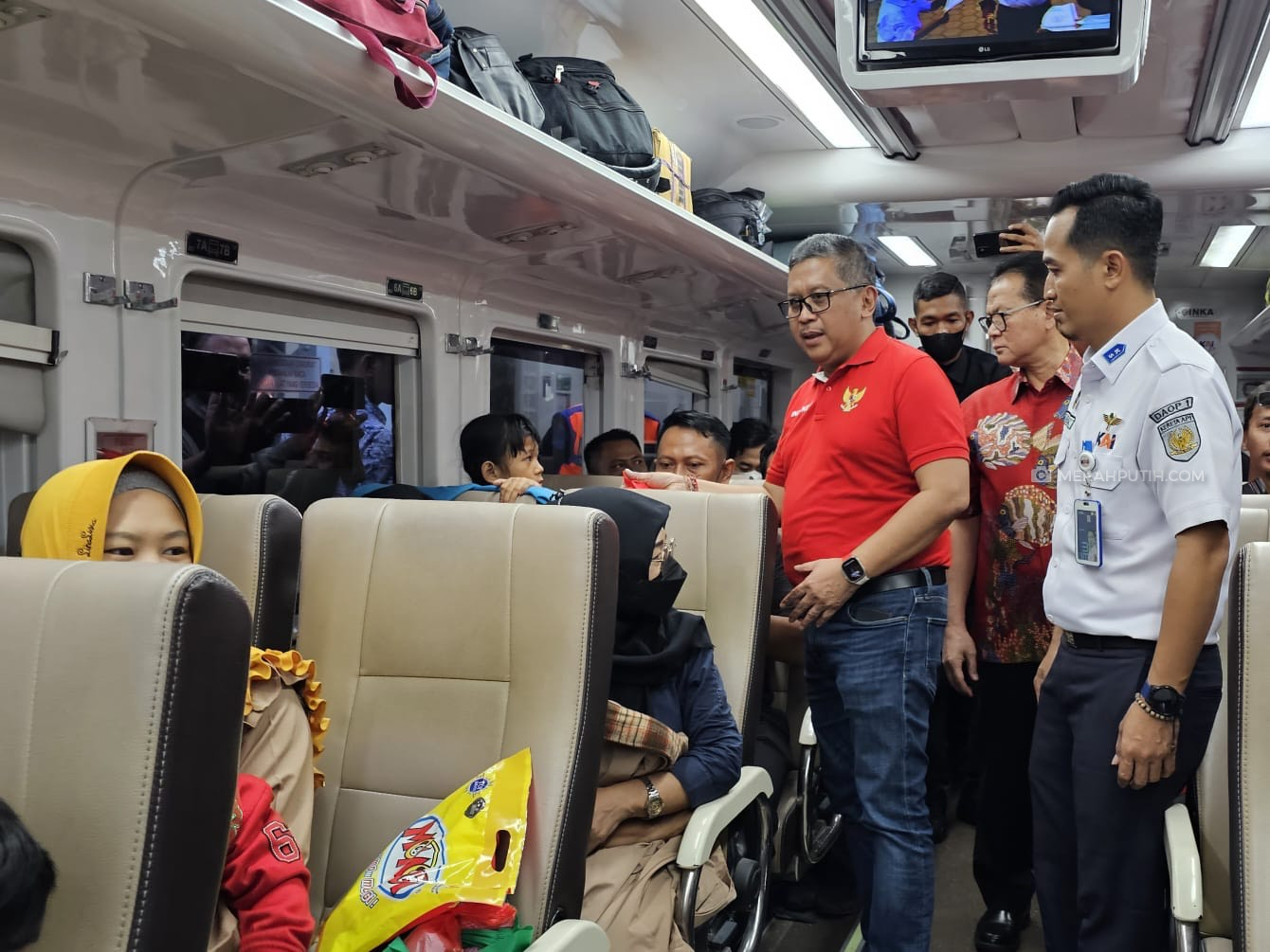 Sewa 9 Gerbong Kereta Api, PDIP Berangkatkan 9.000 Pemudik