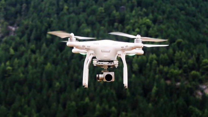 Drone Berhasil Terbang Menembus Hutan