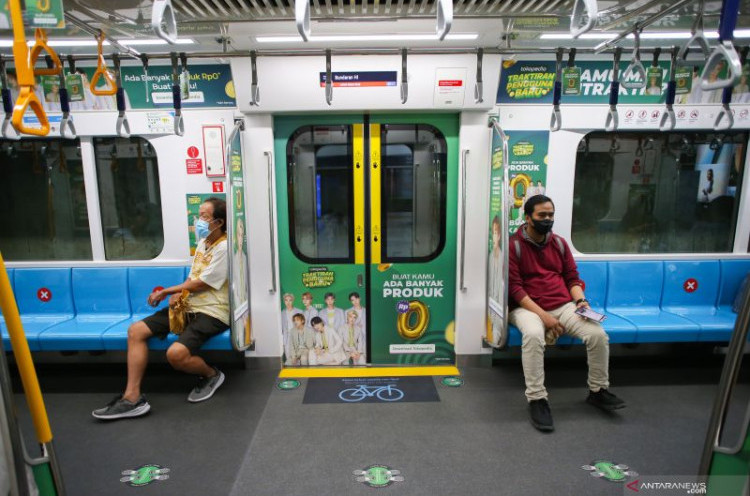 Seluruh Kursi di MRT Bisa Diduduki, Penumpang Dilarang Berbicara