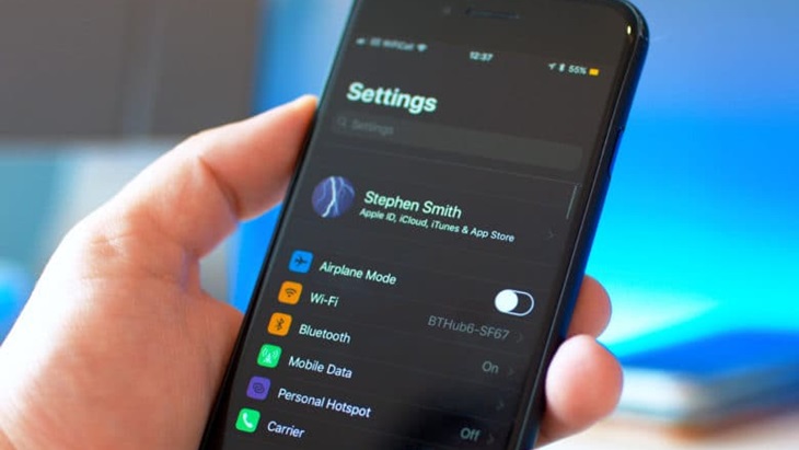 iOS 13 bakal Memiliki Mode Gelap yang Memudahkan Pemakaian di Malam Hari
