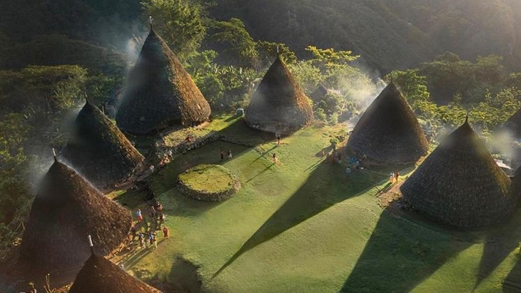 5 Desa Adat nan Cantik Destinasi Pelesir Negeri Aing